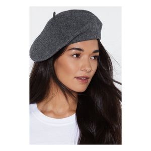 Grey Beret 🍃